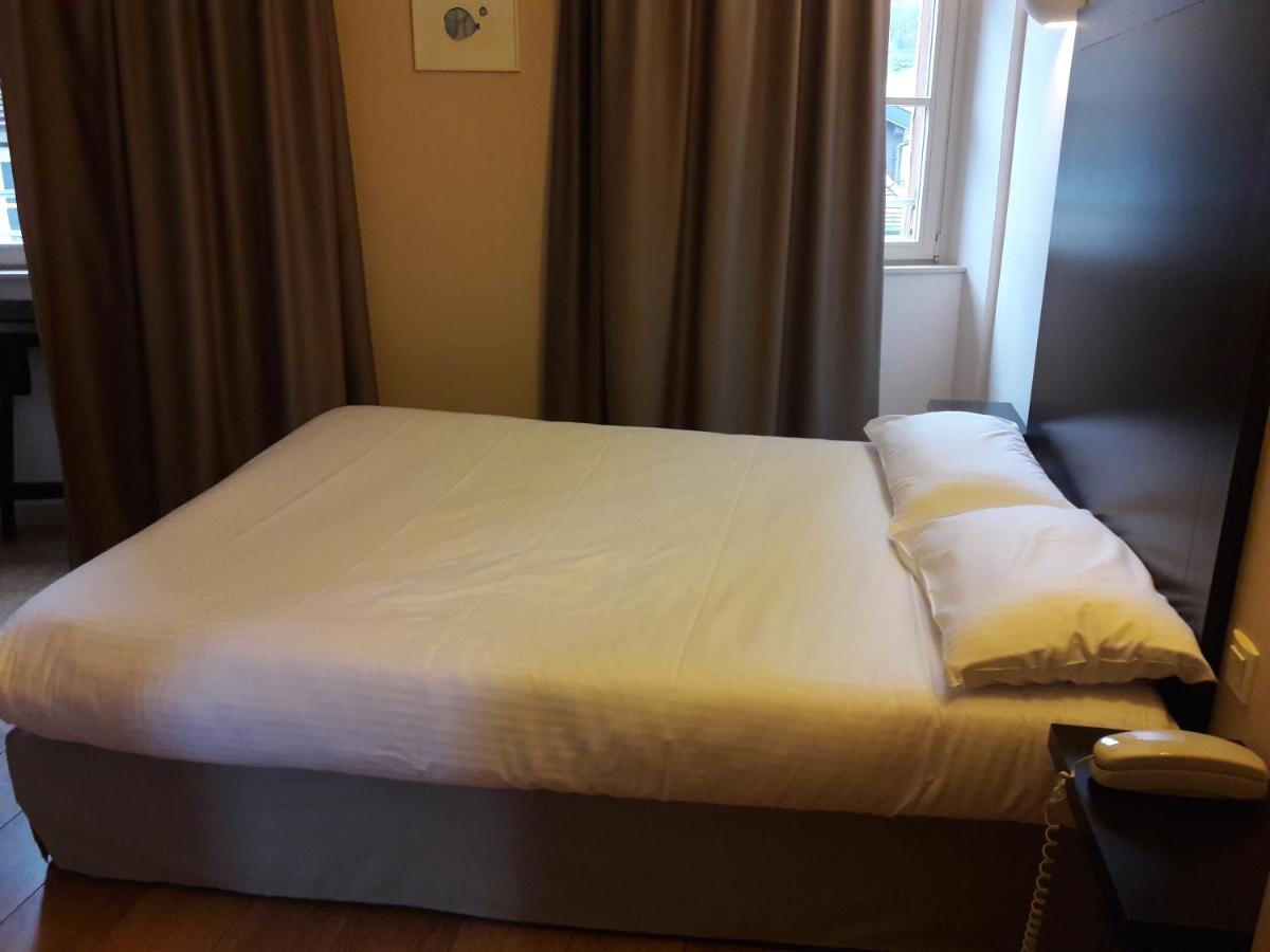 סאלן-לה-באן Logis Hotel Des Deux Forts מראה חיצוני תמונה