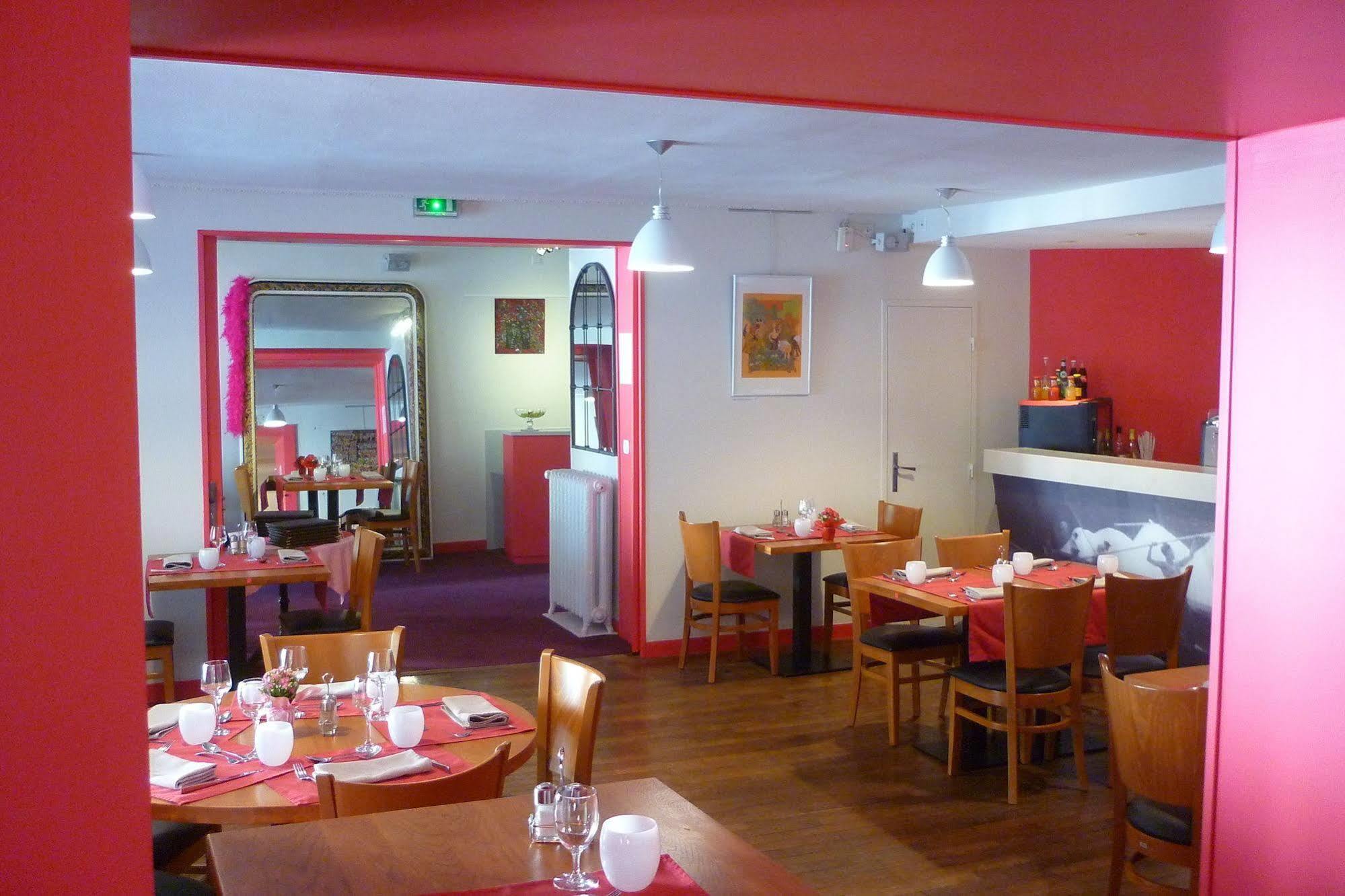 סאלן-לה-באן Logis Hotel Des Deux Forts מראה חיצוני תמונה
