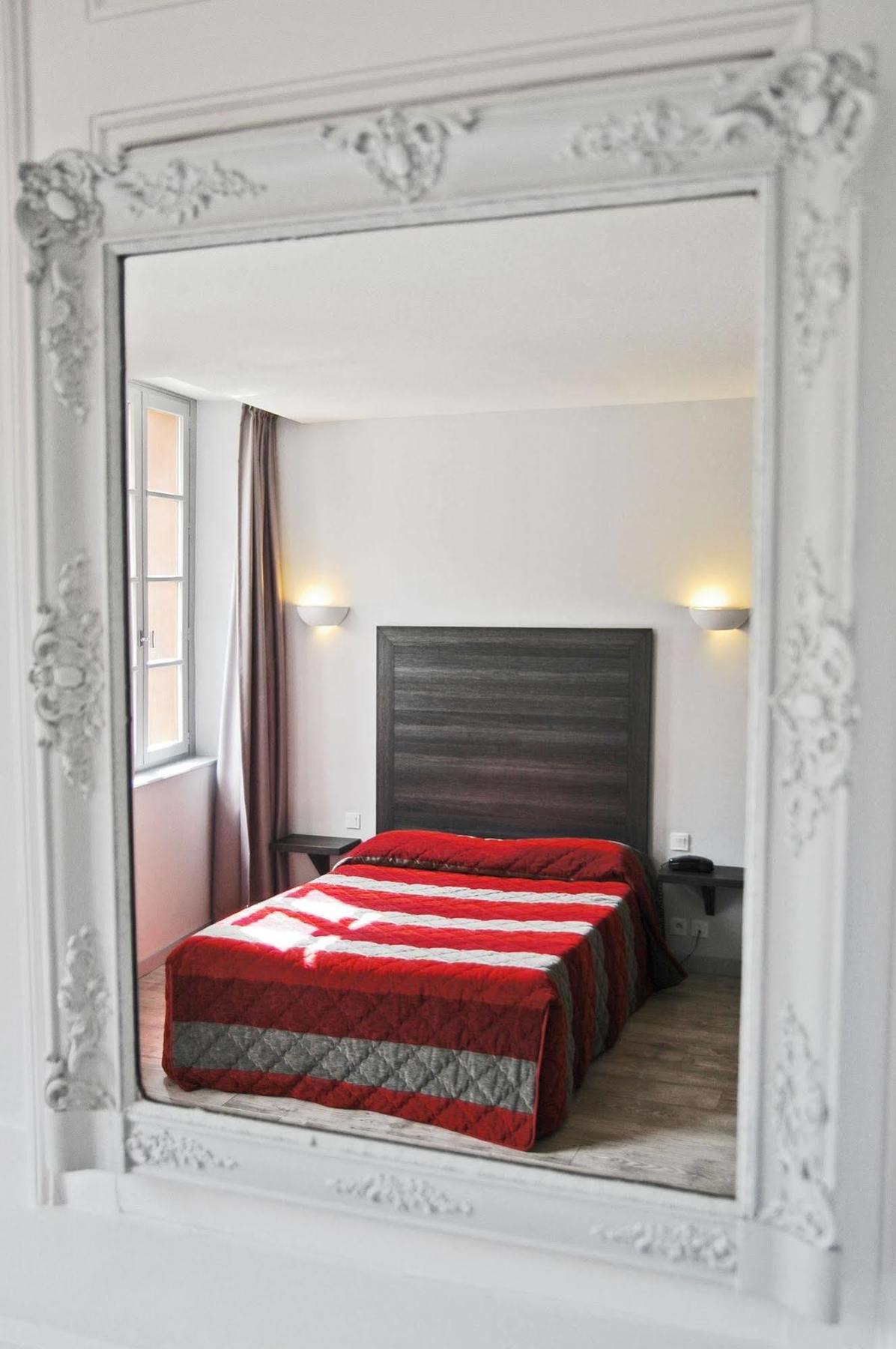 סאלן-לה-באן Logis Hotel Des Deux Forts מראה חיצוני תמונה
