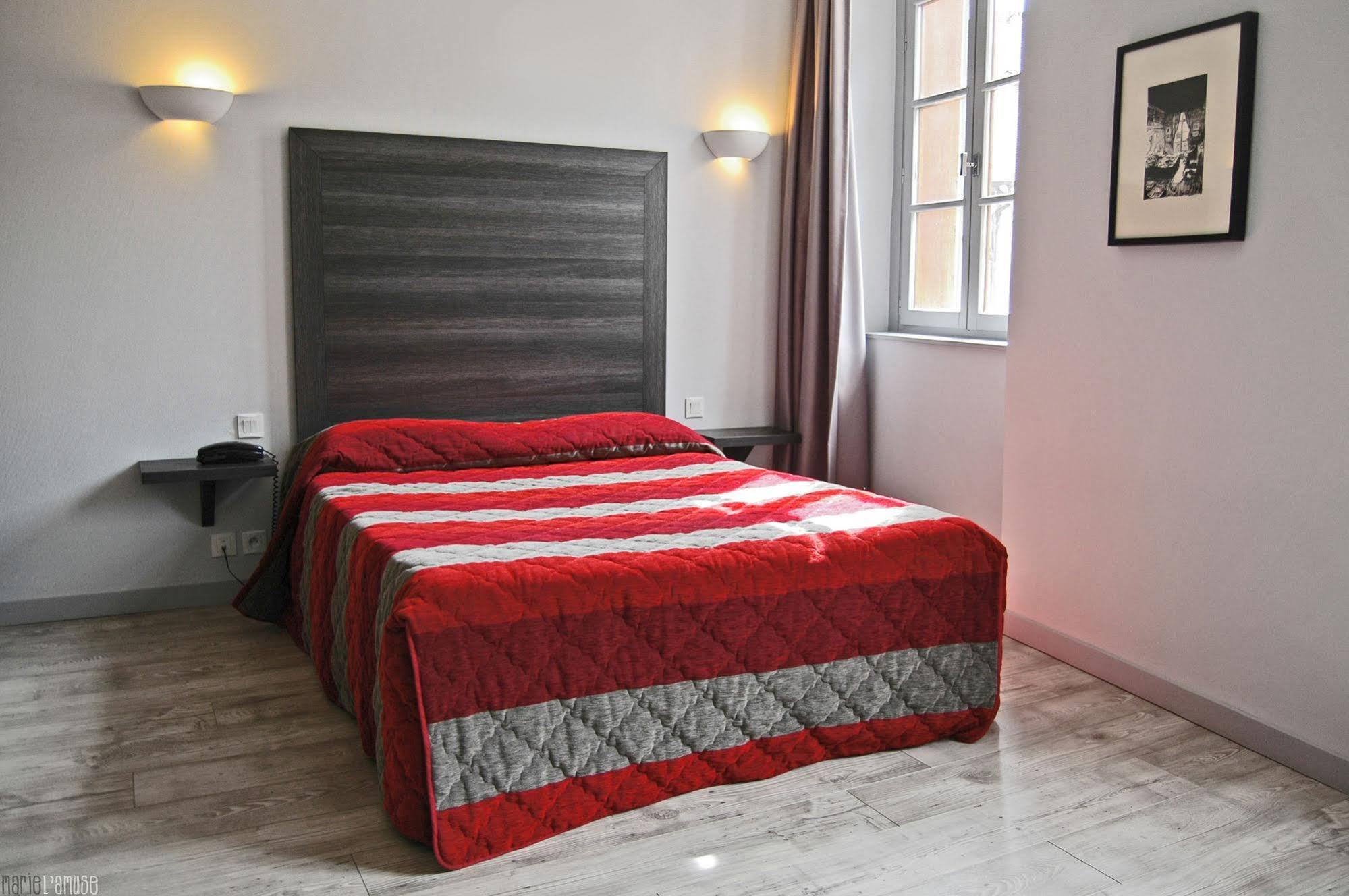 סאלן-לה-באן Logis Hotel Des Deux Forts מראה חיצוני תמונה