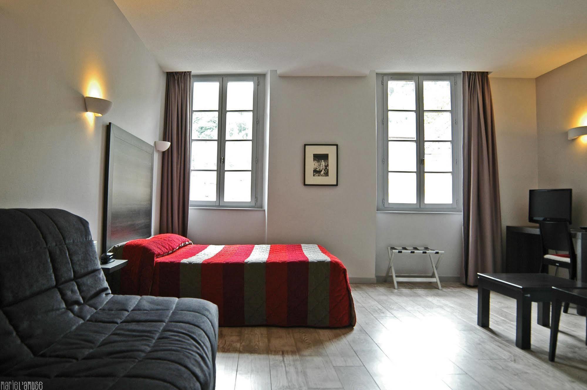 סאלן-לה-באן Logis Hotel Des Deux Forts מראה חיצוני תמונה