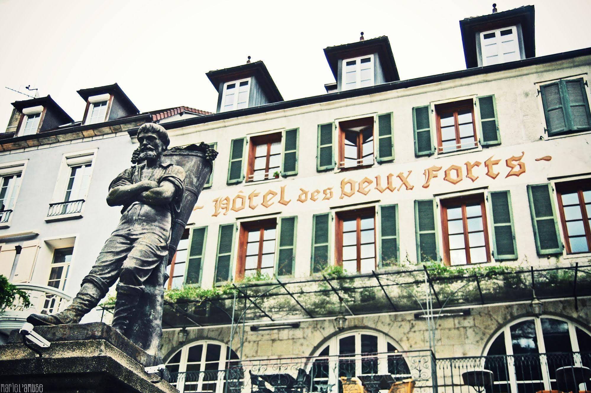 סאלן-לה-באן Logis Hotel Des Deux Forts מראה חיצוני תמונה