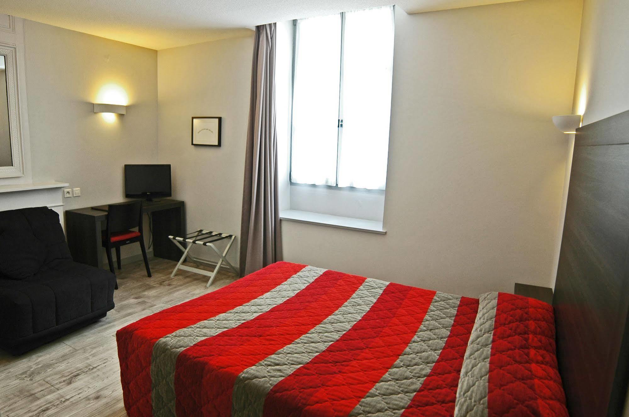 סאלן-לה-באן Logis Hotel Des Deux Forts מראה חיצוני תמונה