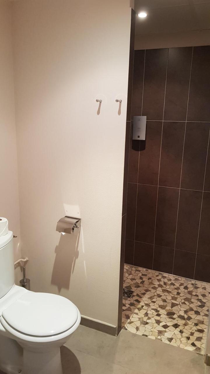 סאלן-לה-באן Logis Hotel Des Deux Forts מראה חיצוני תמונה