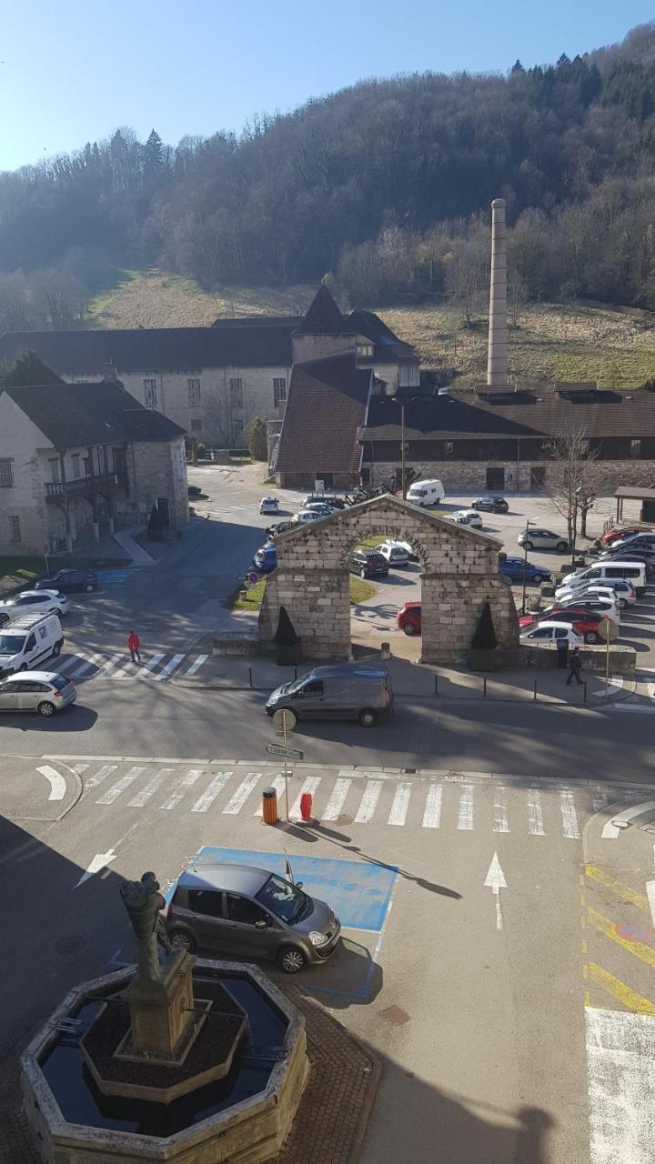 סאלן-לה-באן Logis Hotel Des Deux Forts מראה חיצוני תמונה