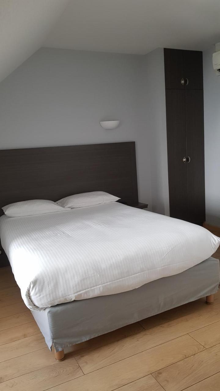 סאלן-לה-באן Logis Hotel Des Deux Forts מראה חיצוני תמונה