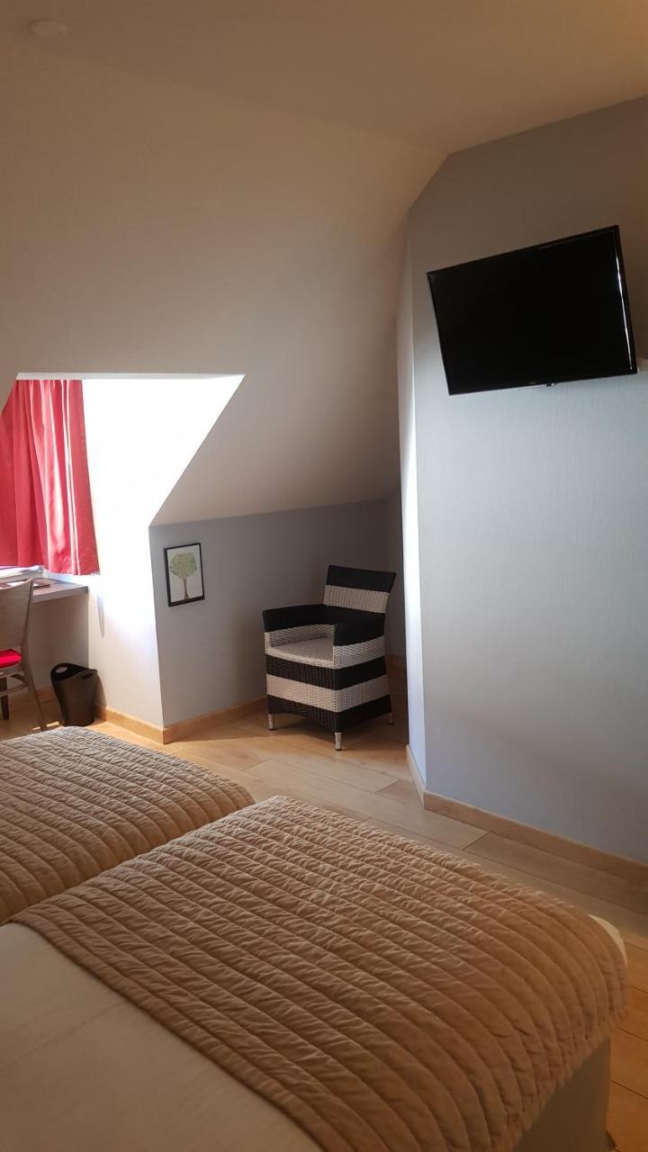 סאלן-לה-באן Logis Hotel Des Deux Forts מראה חיצוני תמונה