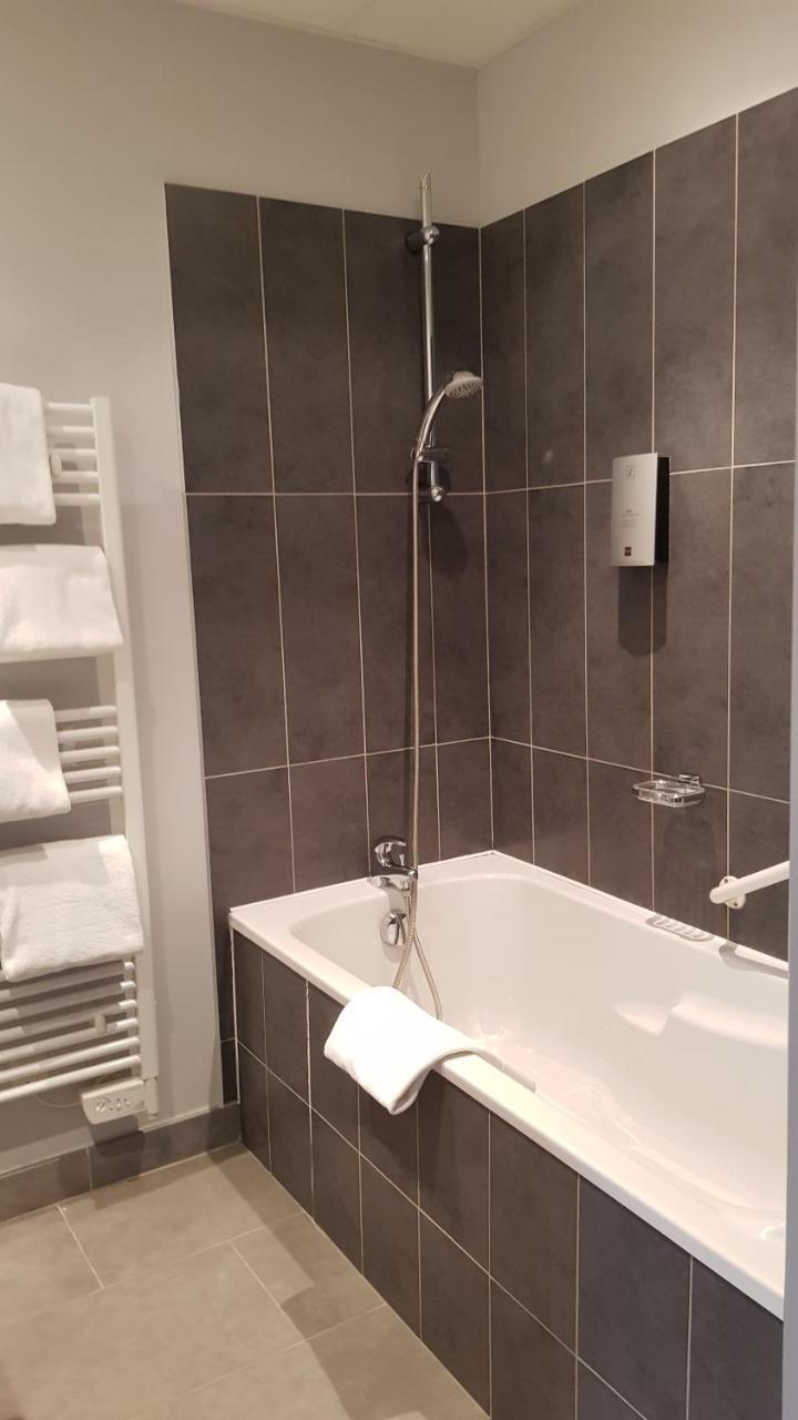 סאלן-לה-באן Logis Hotel Des Deux Forts מראה חיצוני תמונה