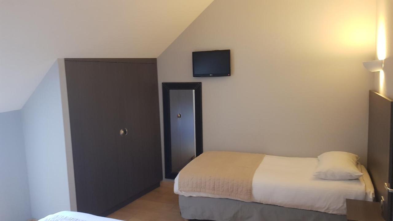 סאלן-לה-באן Logis Hotel Des Deux Forts מראה חיצוני תמונה